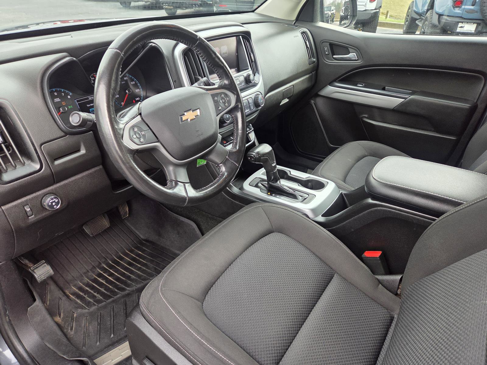 Used 2017 Chevrolet Colorado LT w/ LT Convenience Package image 12