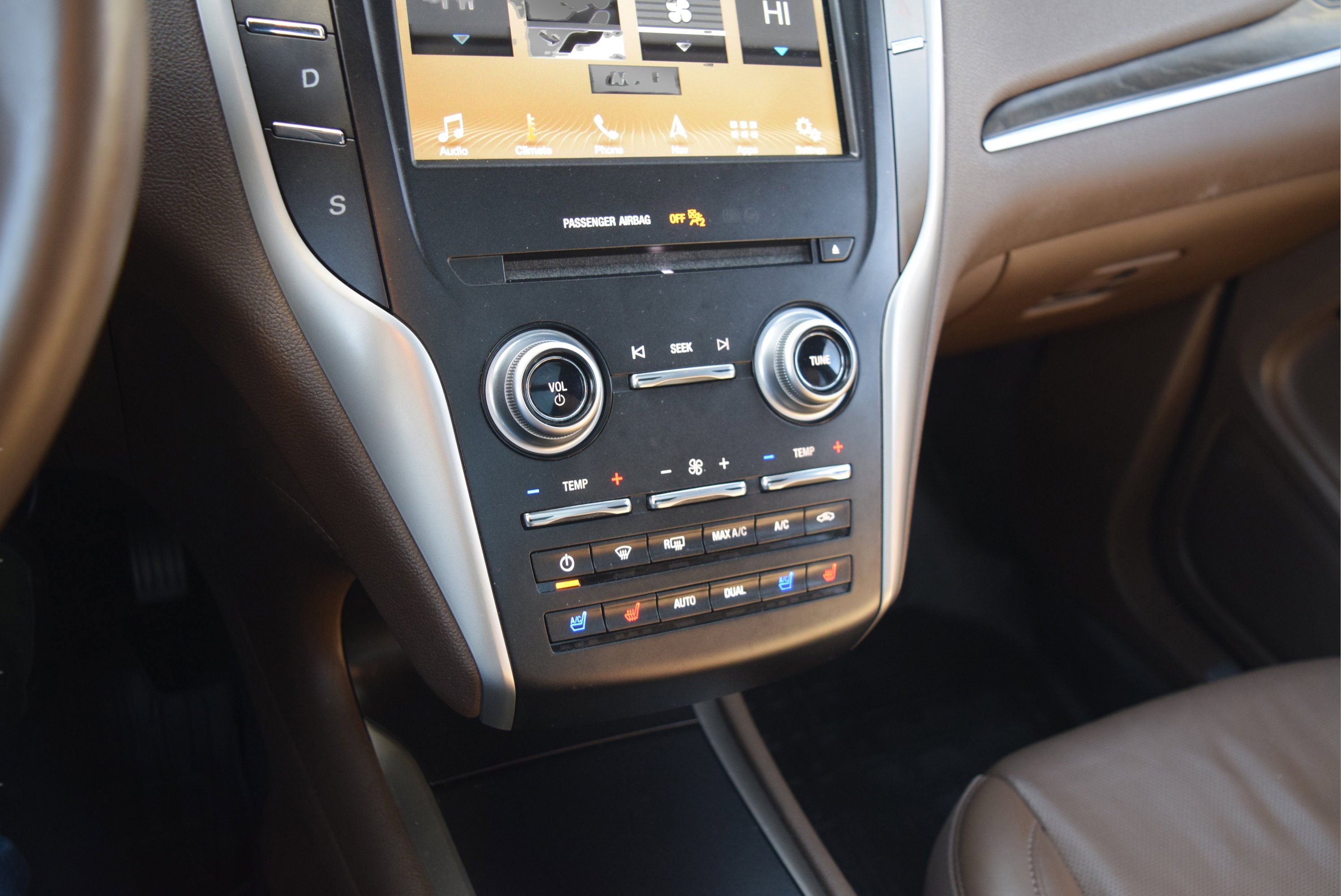 Used 2018 Lincoln MKC Reserve w/ Lincoln MKC Climate Package image 16