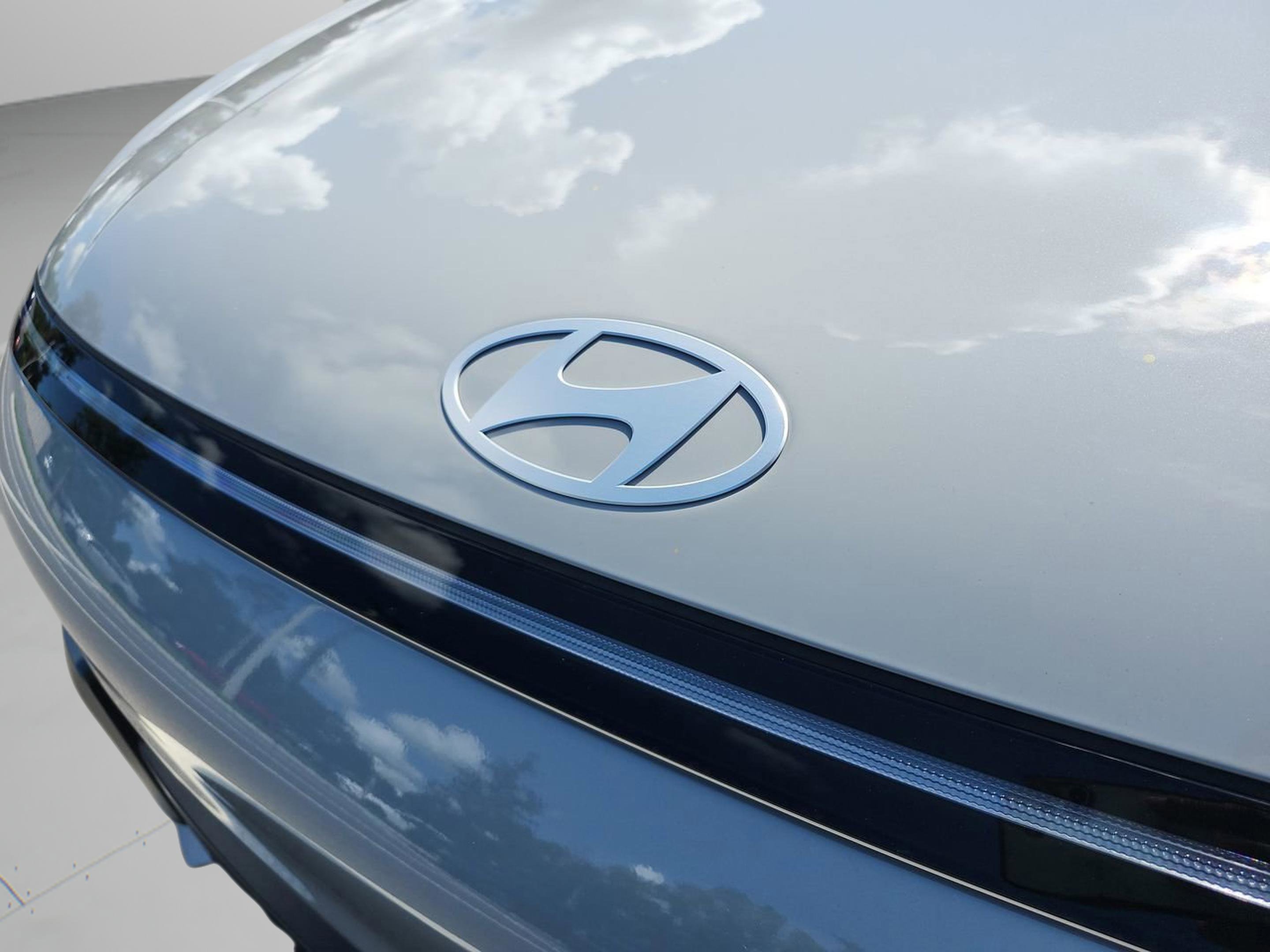 Certified 2026 Hyundai Kona SEL Premium image 14