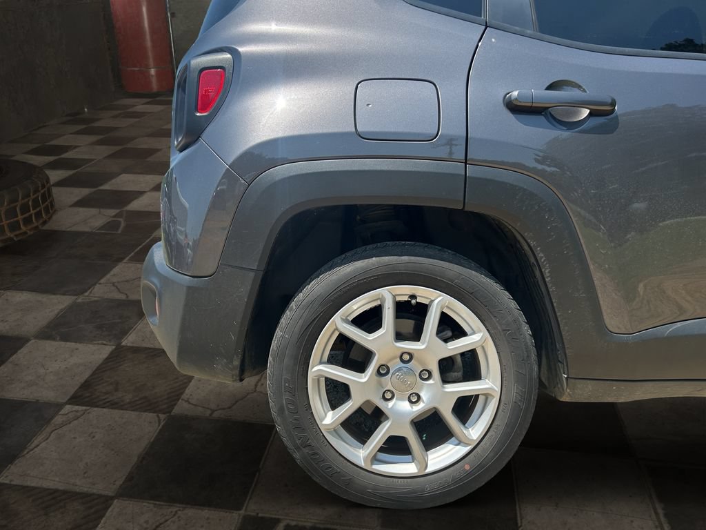 Used 2021 Jeep Renegade Latitude FWD image 8