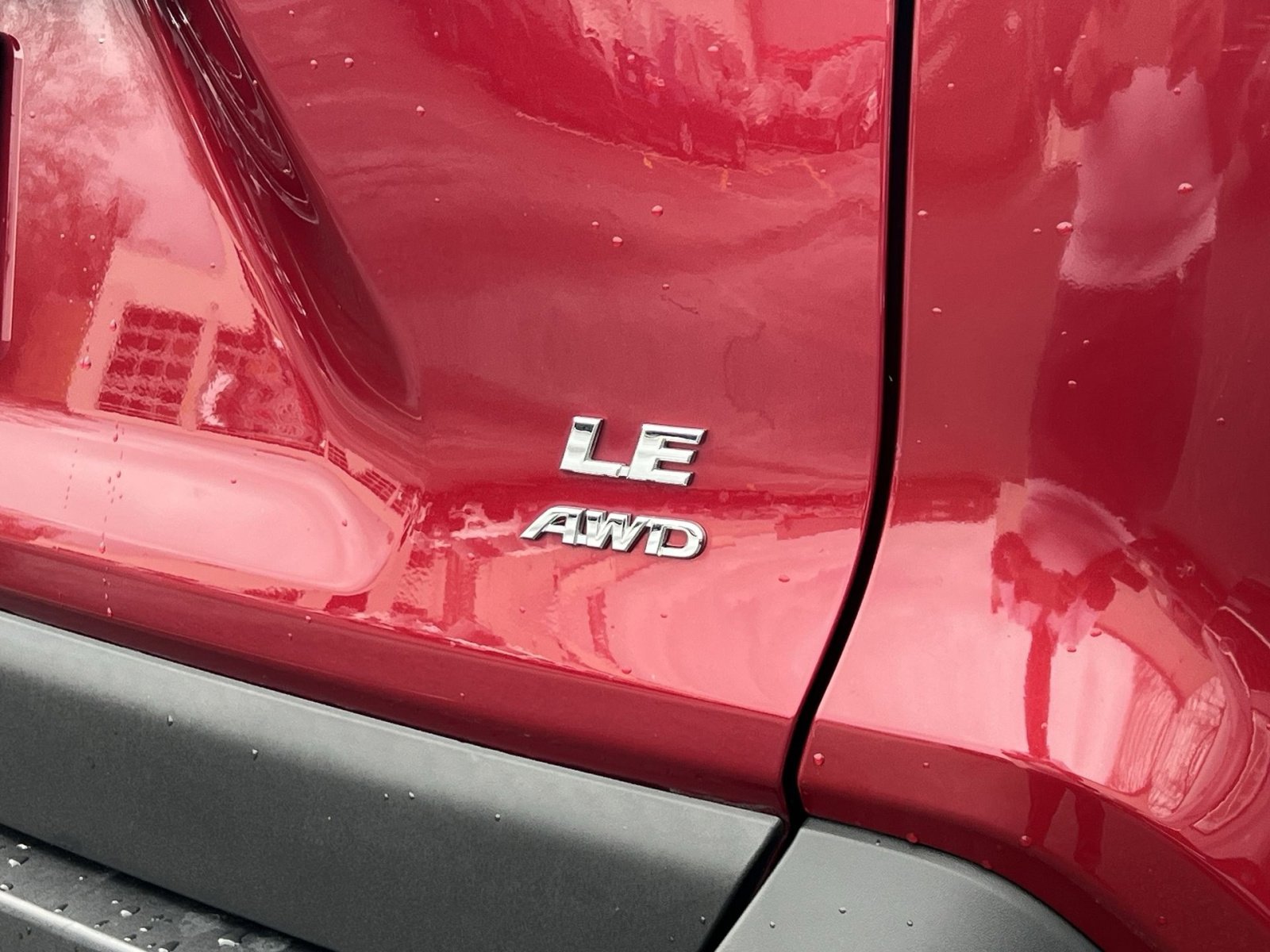 Used 2019 Toyota RAV4 LE w/ All Weather Liner Package image 28