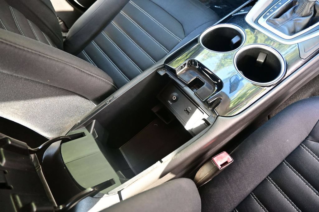 Used 2013 Ford Fusion SE FWD image 26