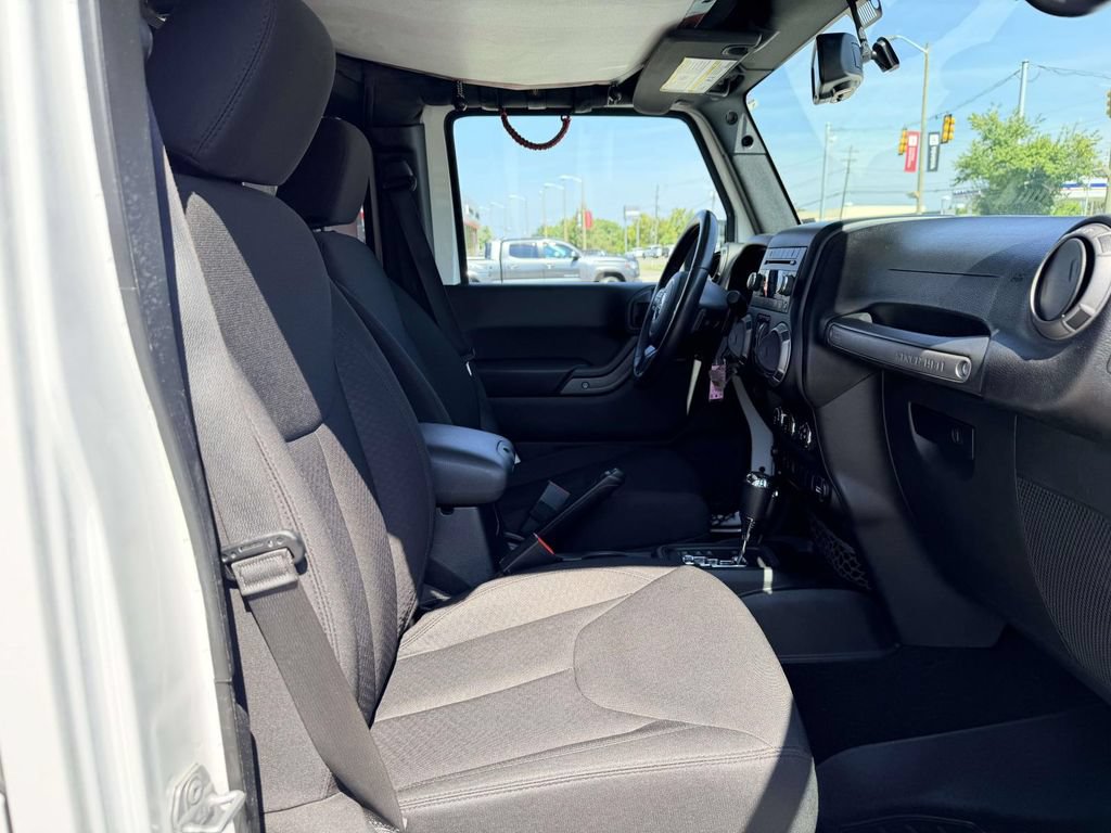 Used 2017 Jeep Wrangler Unlimited Sport w/ Quick Order Package 24S AWD/4WD image 13