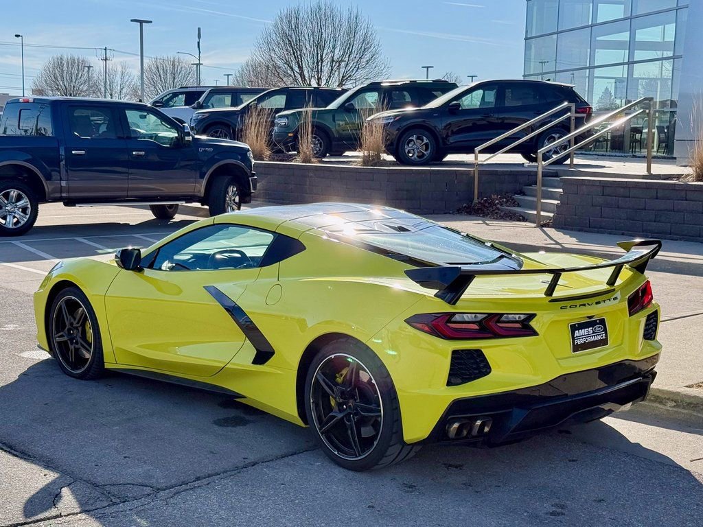 Used 2021 Chevrolet Corvette Stingray Premium Cpe w/ Z51 Performance Package image 3