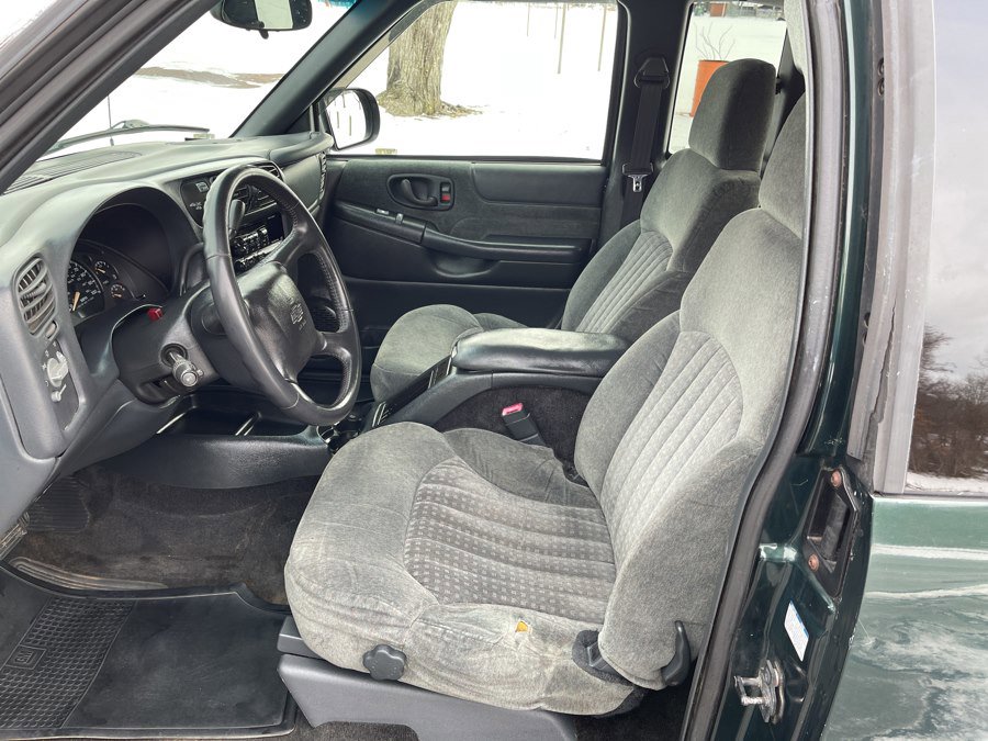 Used 2002 Chevrolet S10 Pickup LS w/ LS Preferred Equipment Group AWD/4WD image 23