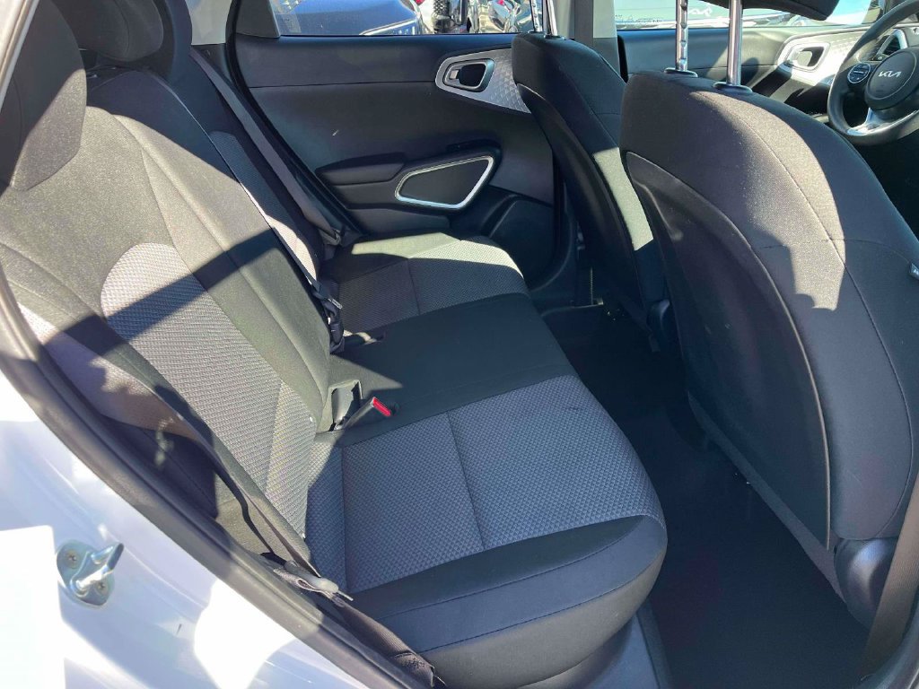 Used 2023 Kia Soul LX w/ LX Technology Package FWD image 9