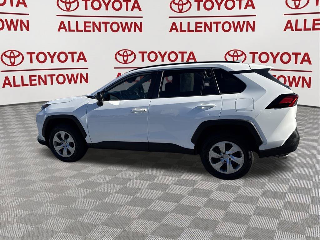 Used 2020 Toyota RAV4 LE FWD image 8