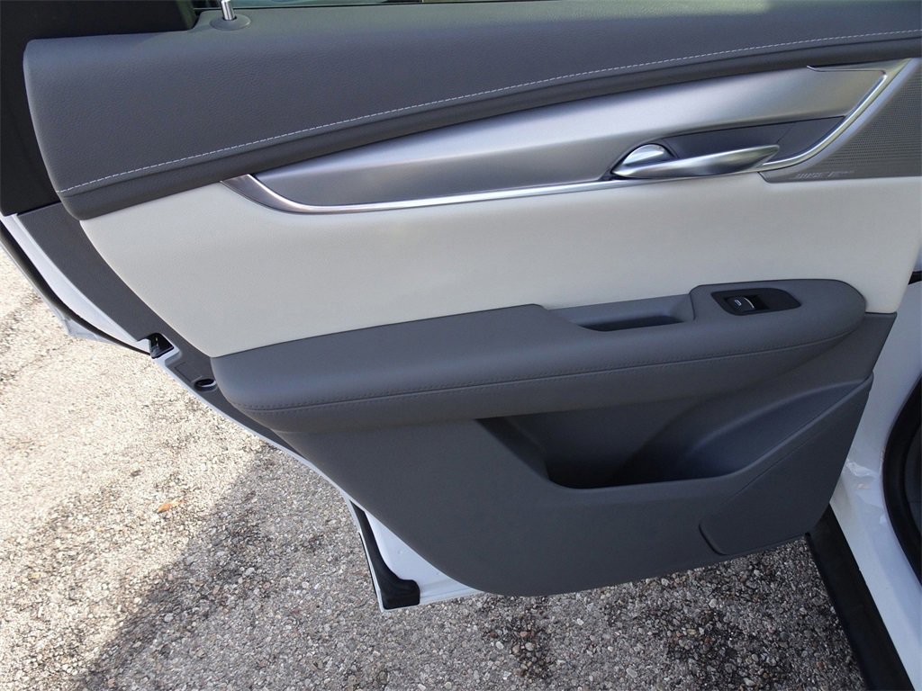 Certified 2023 Cadillac XT5 Premium Luxury w/ LPO, Floor Liner Package image 17