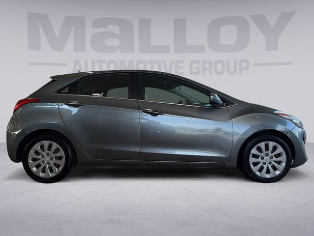 Used 2017 Hyundai Elantra GT FWD image 6