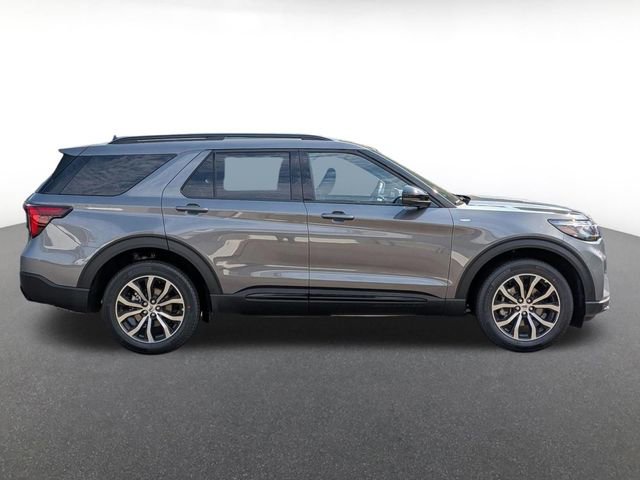 New 2026 Ford Explorer ST-Line image 2