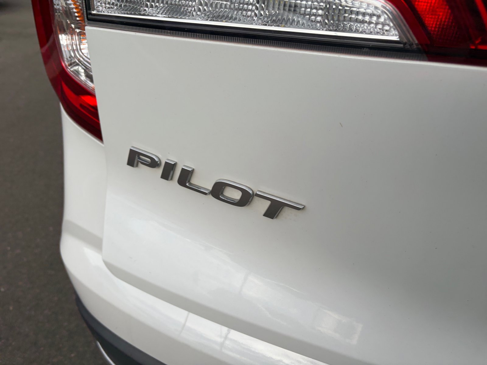 Used 2021 Honda Pilot Touring image 23