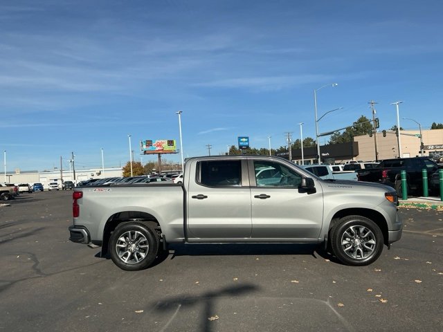 Used 2024 Chevrolet Silverado 1500 Custom image 2