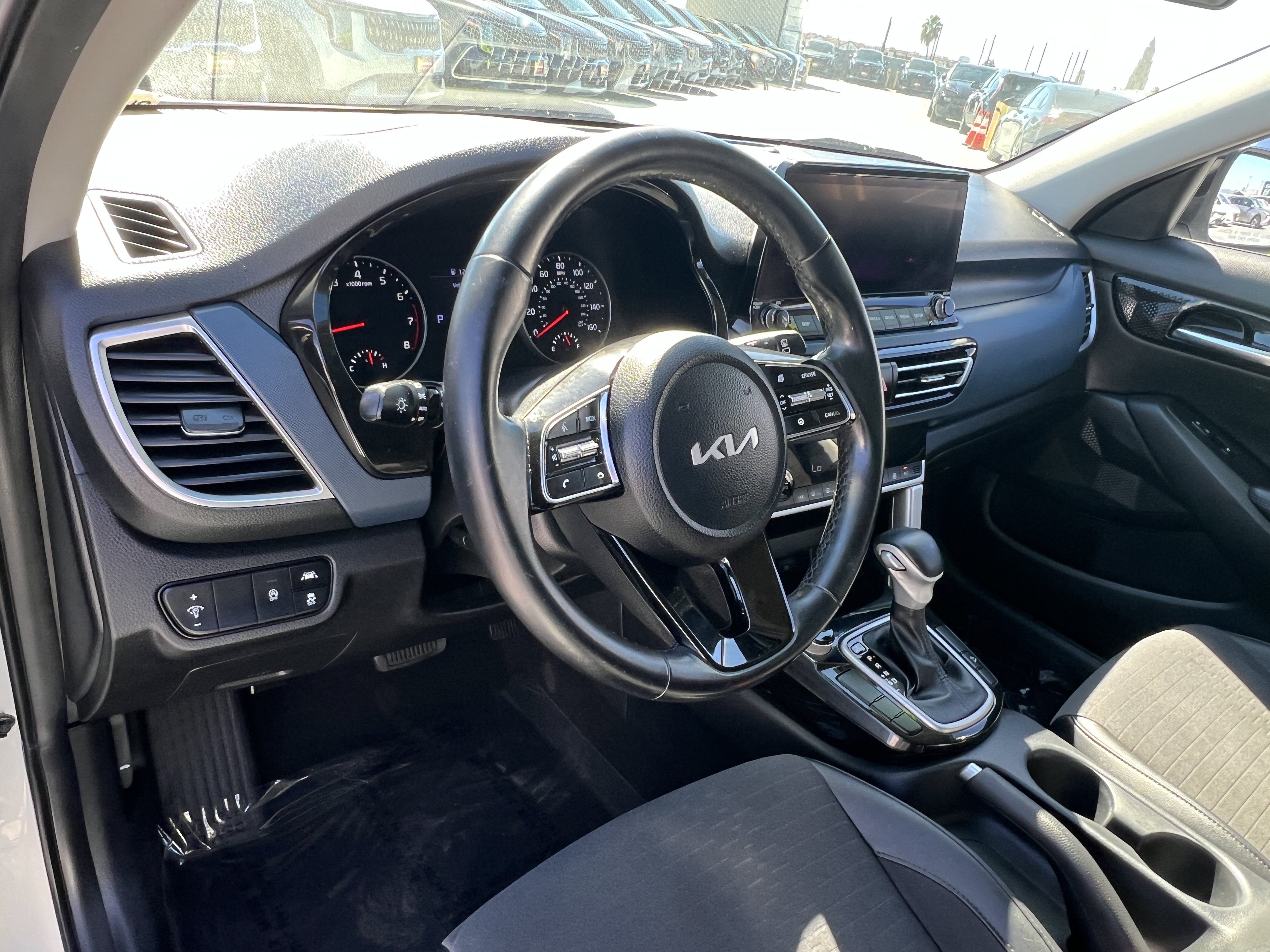 Certified 2023 Kia Seltos S w/ Navigation Package FWD image 22