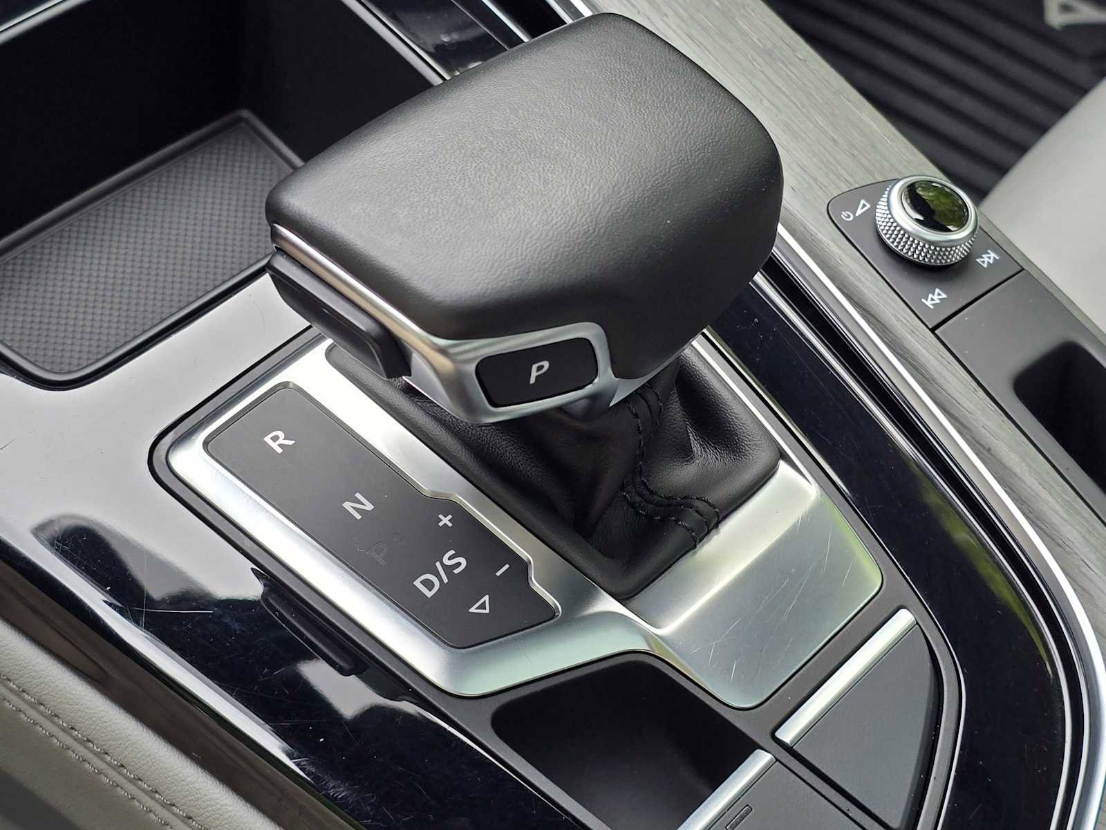 Used 2022 Audi A4 2.0T Premium Plus AWD/4WD image 33