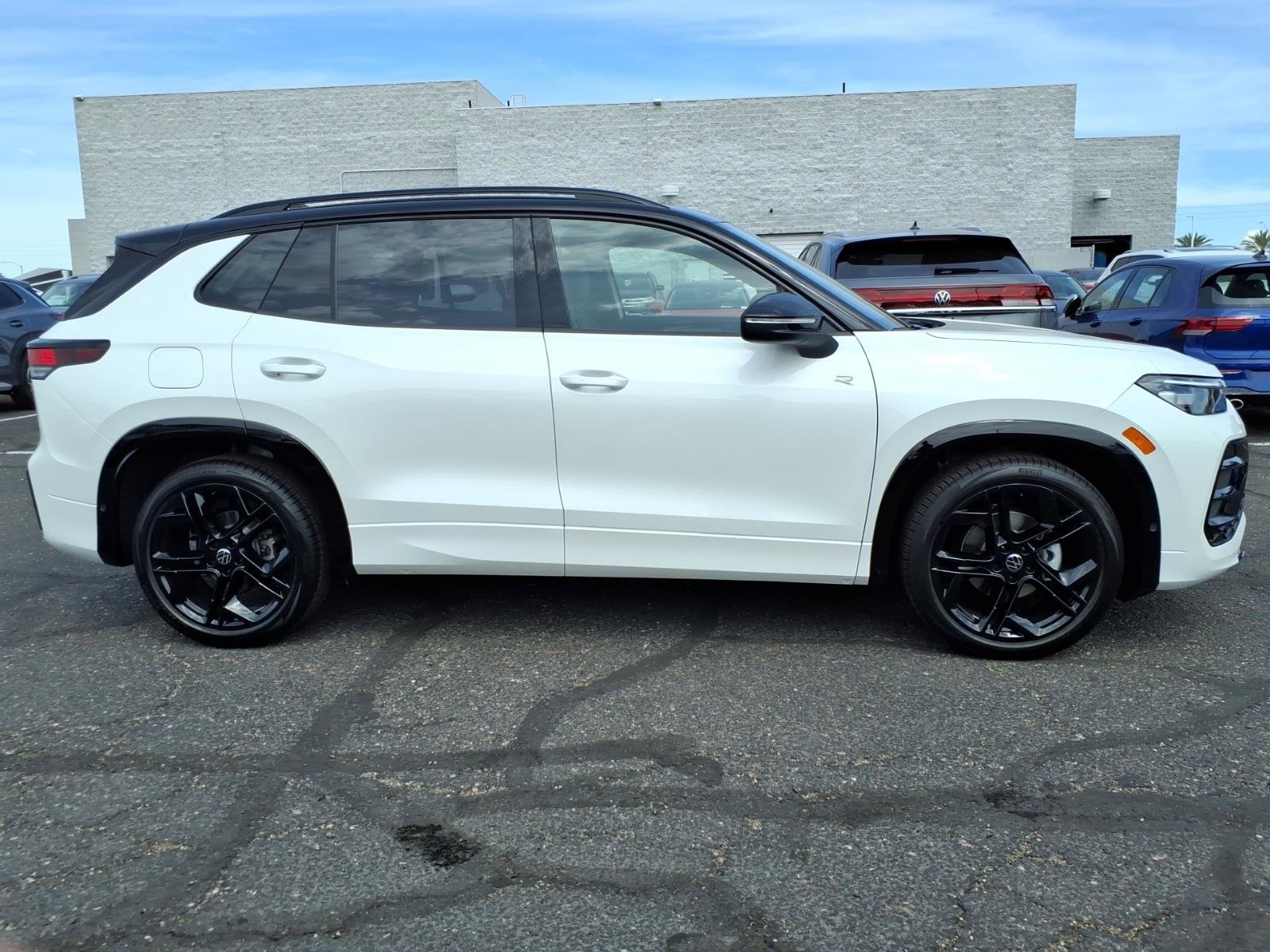 New 2026 Volkswagen Tiguan SE R-Line image 5