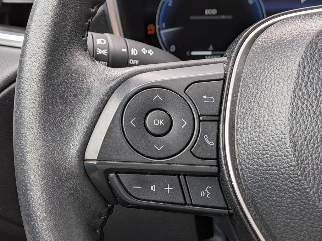 Used 2026 Toyota Corolla Cross XLE FWD image 27