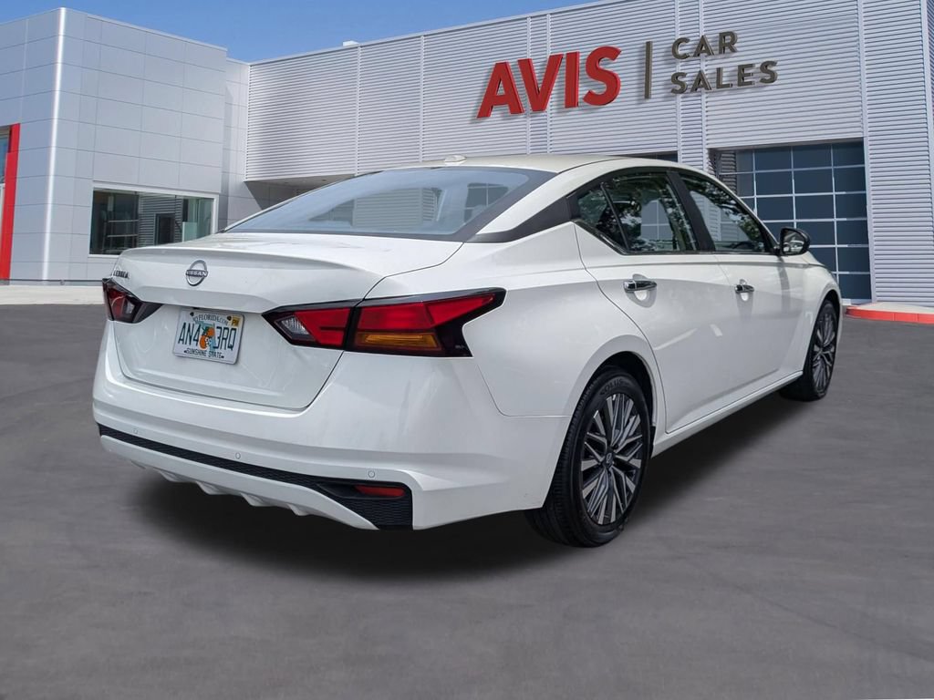 Used 2025 Nissan Altima 2.5 SV FWD image 6