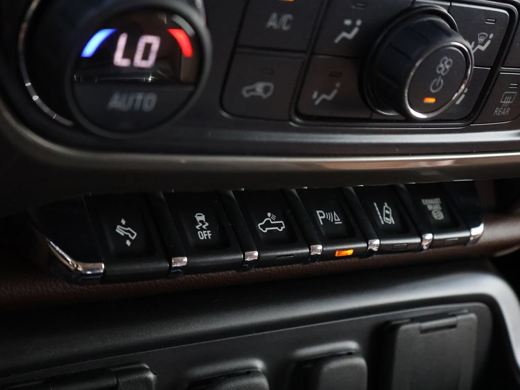 Used 2016 Chevrolet Silverado 2500 High Country w/ Duramax Plus Package AWD/4WD image 29