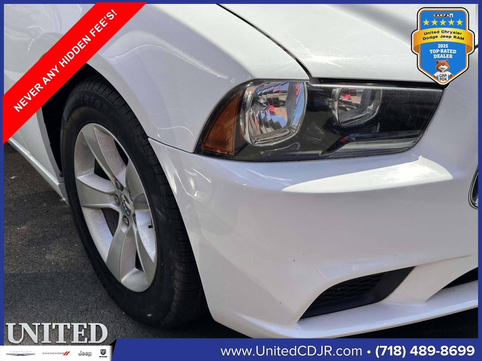 Used 2011 Dodge Charger SE RWD image 4