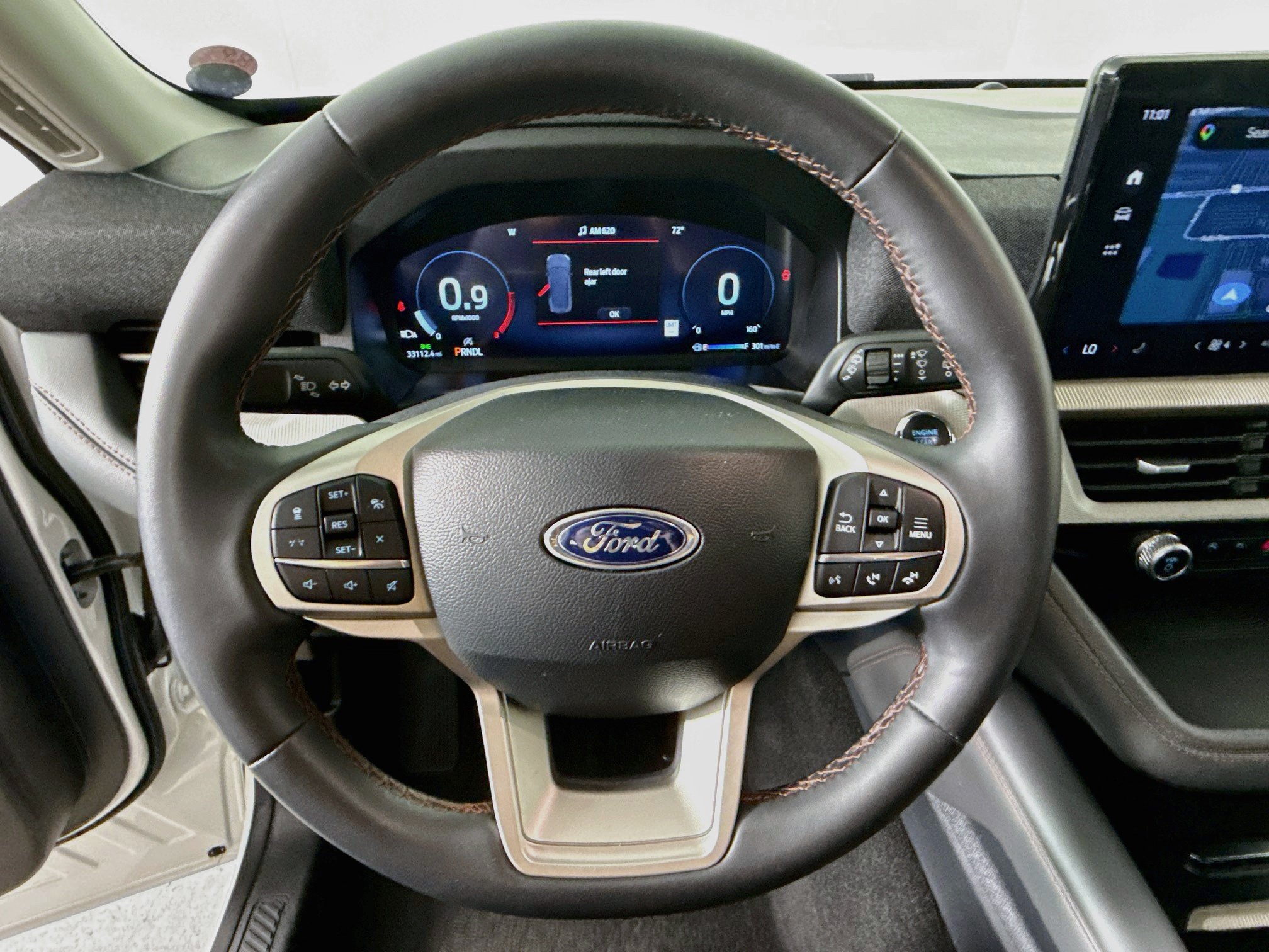 Used 2025 Ford Explorer Active AWD/4WD image 11
