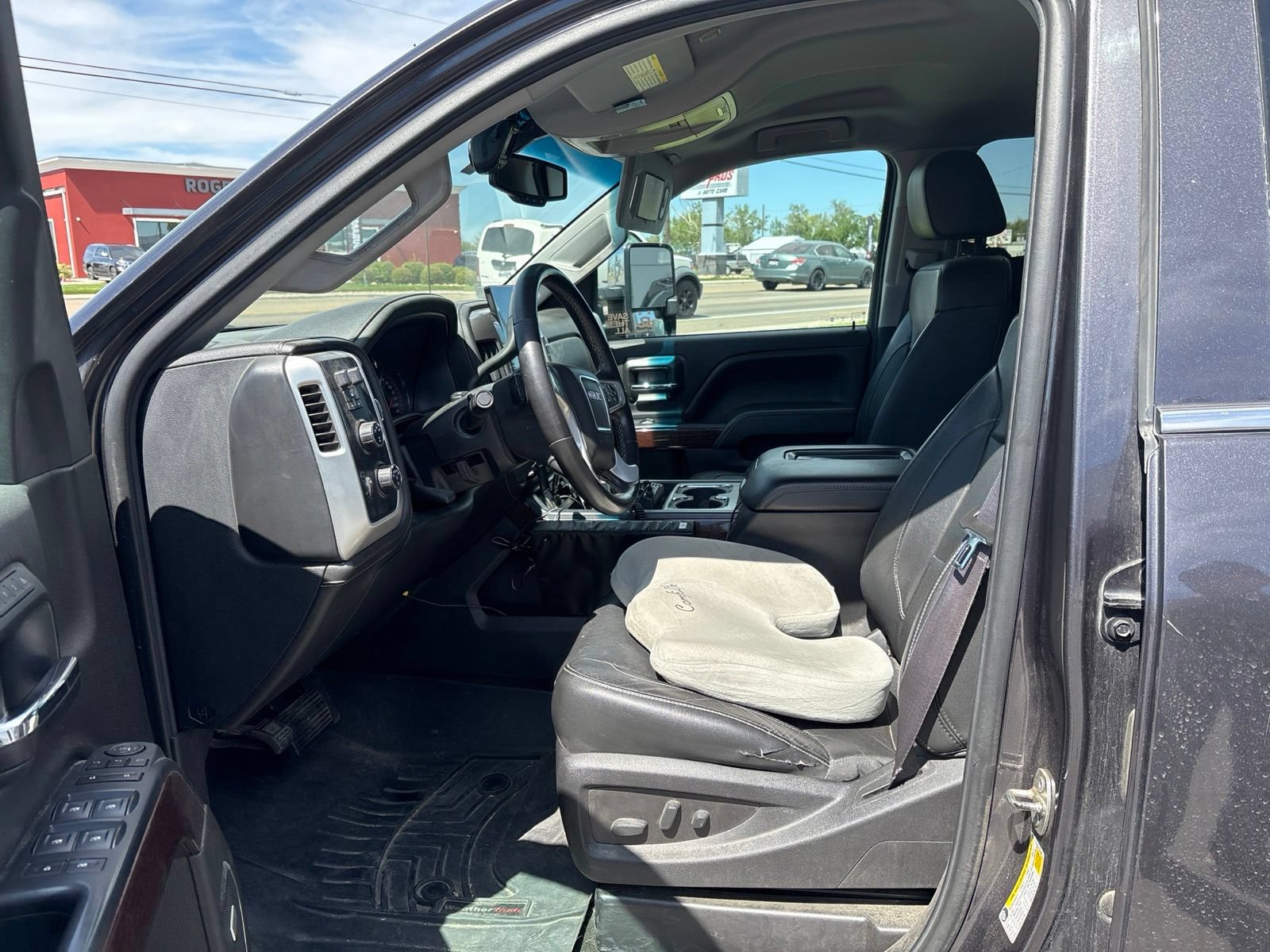 Used 2016 GMC Sierra 2500 SLT w/ Duramax Plus Package AWD/4WD image 9