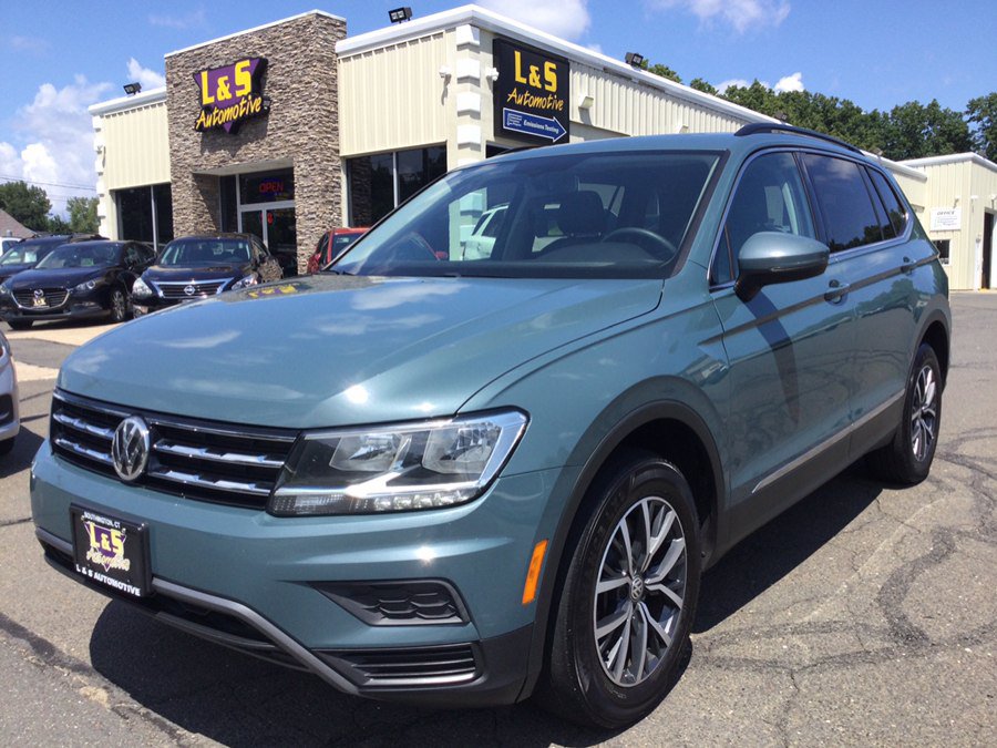 Used 2020 Volkswagen Tiguan SE w/ Panoramic Sunroof Package