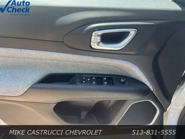 Used 2025 Jeep Compass Latitude AWD/4WD image 8