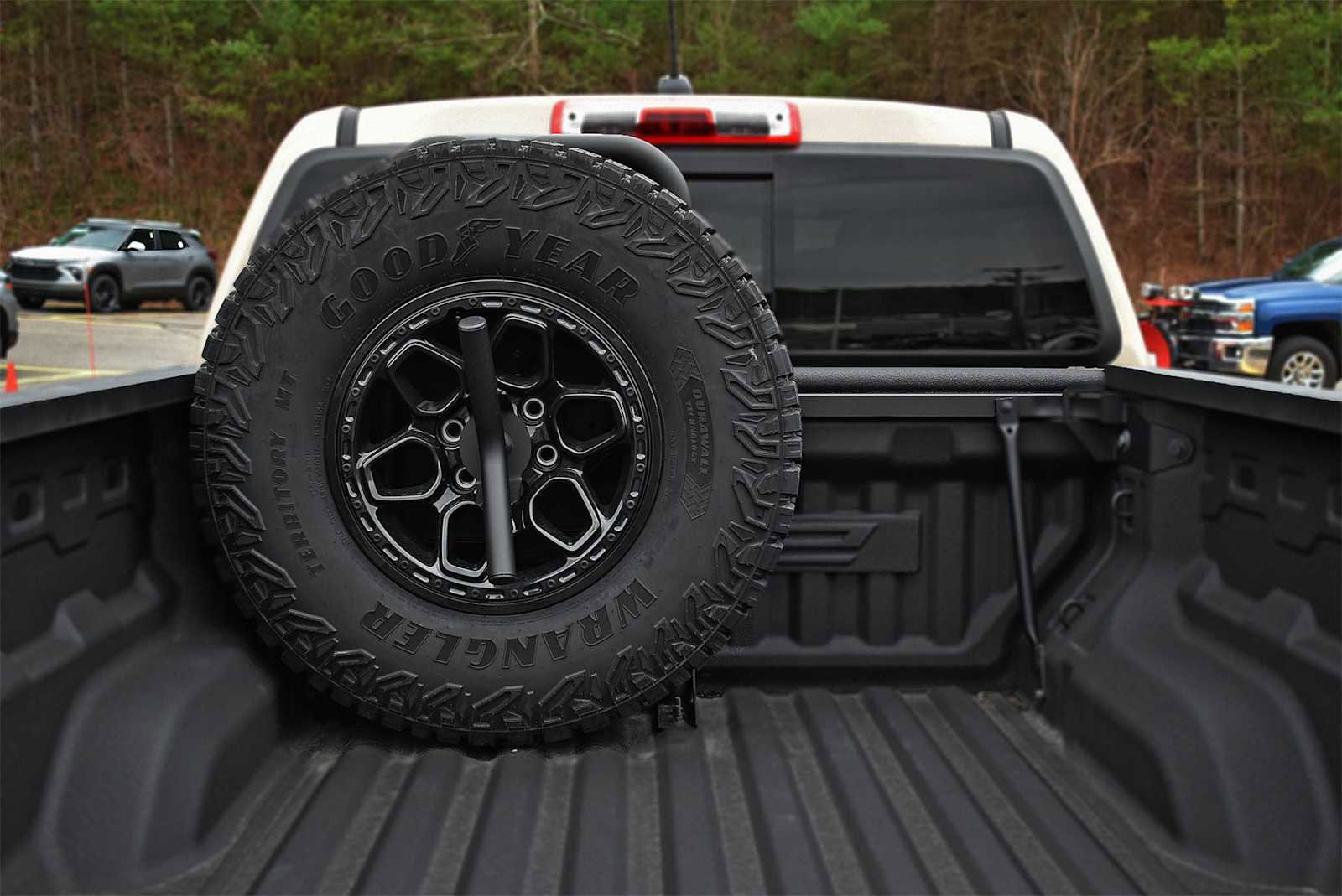 Used 2024 Chevrolet Colorado ZR2 w/ ZR2 Bison Edition image 13