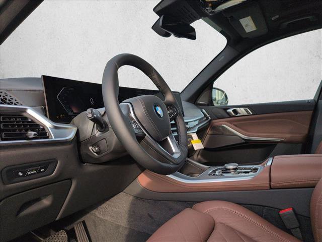 New 2026 BMW X5 xDrive50e image 3