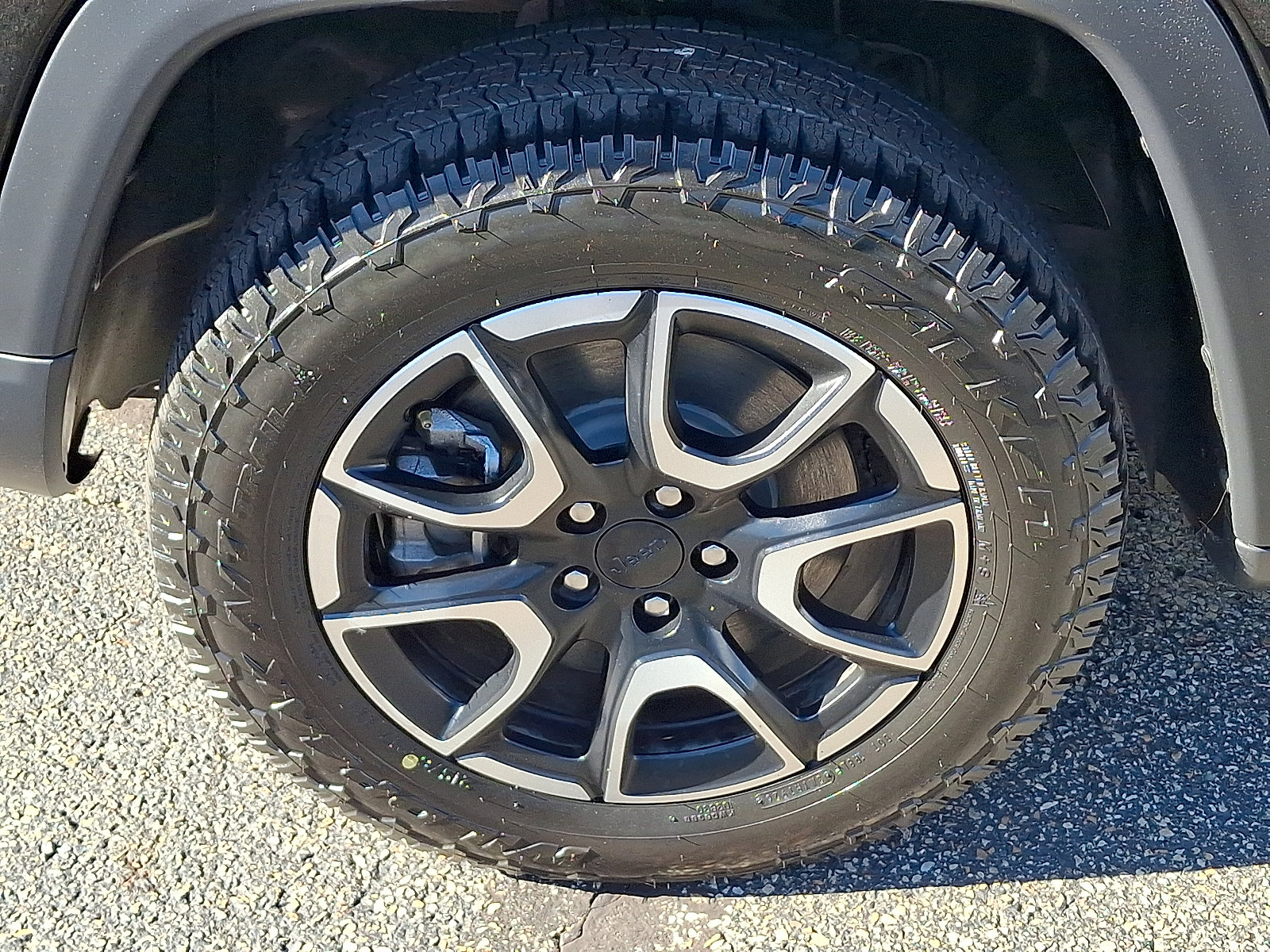 Certified 2024 Jeep Compass Trailhawk AWD/4WD image 8
