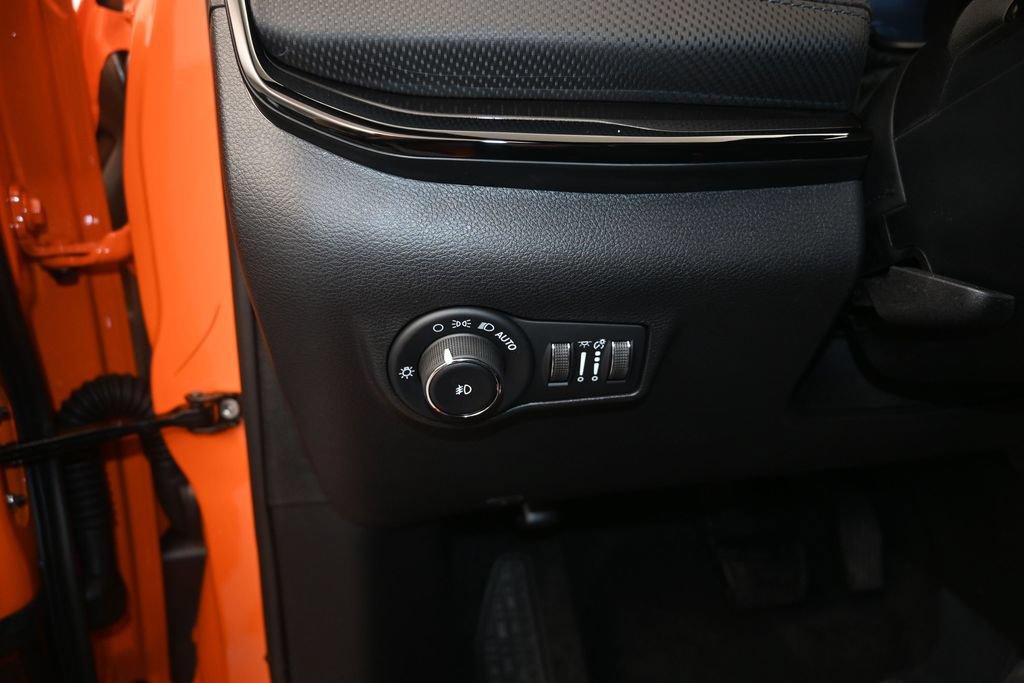 New 2026 Jeep Compass Latitude AWD/4WD image 12