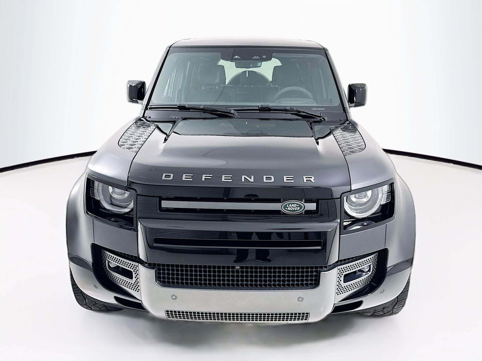 Used 2024 Land Rover Defender 110 Carpathian Edition image 2