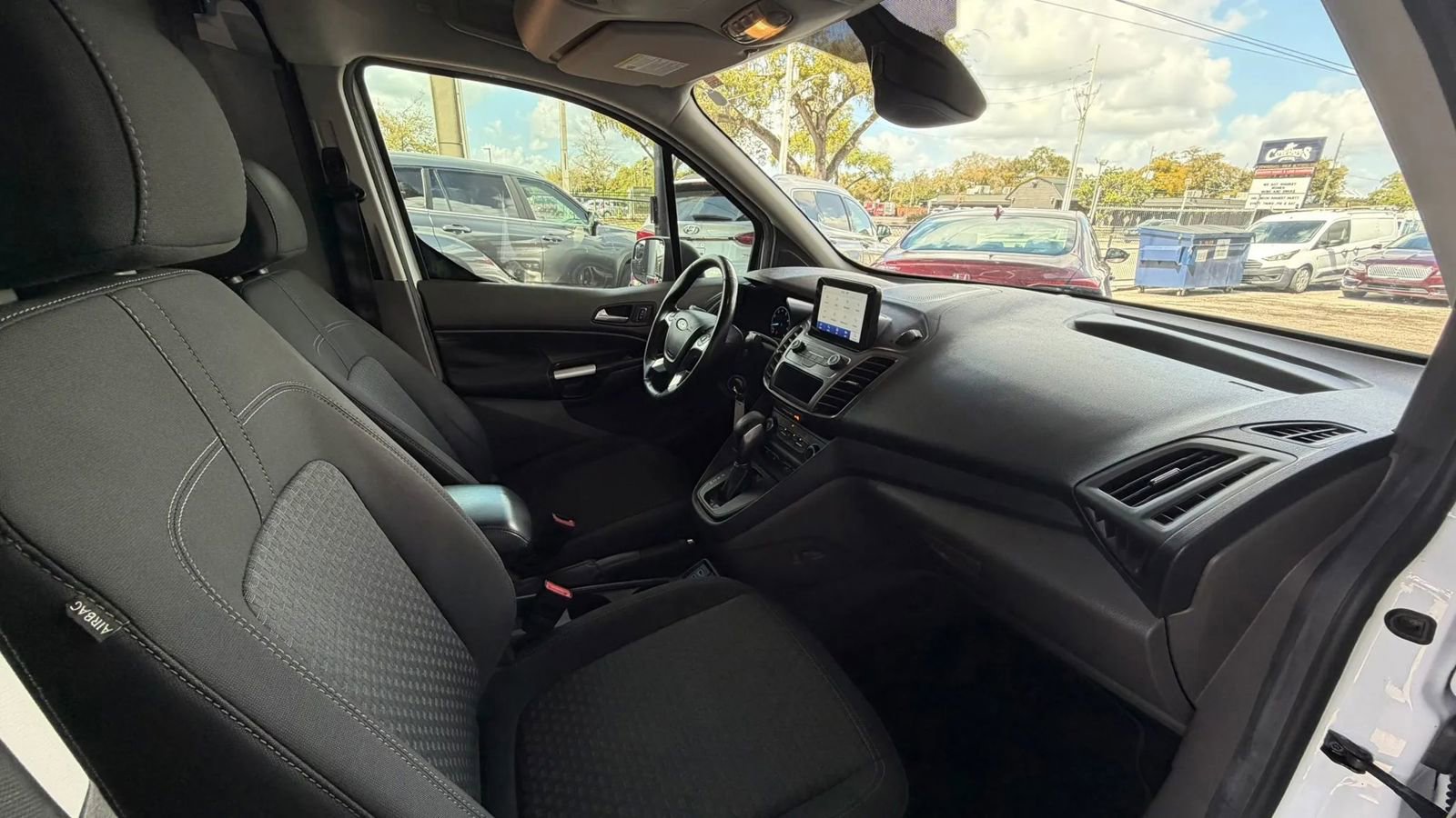 Used 2021 Ford Transit Connect XLT image 9