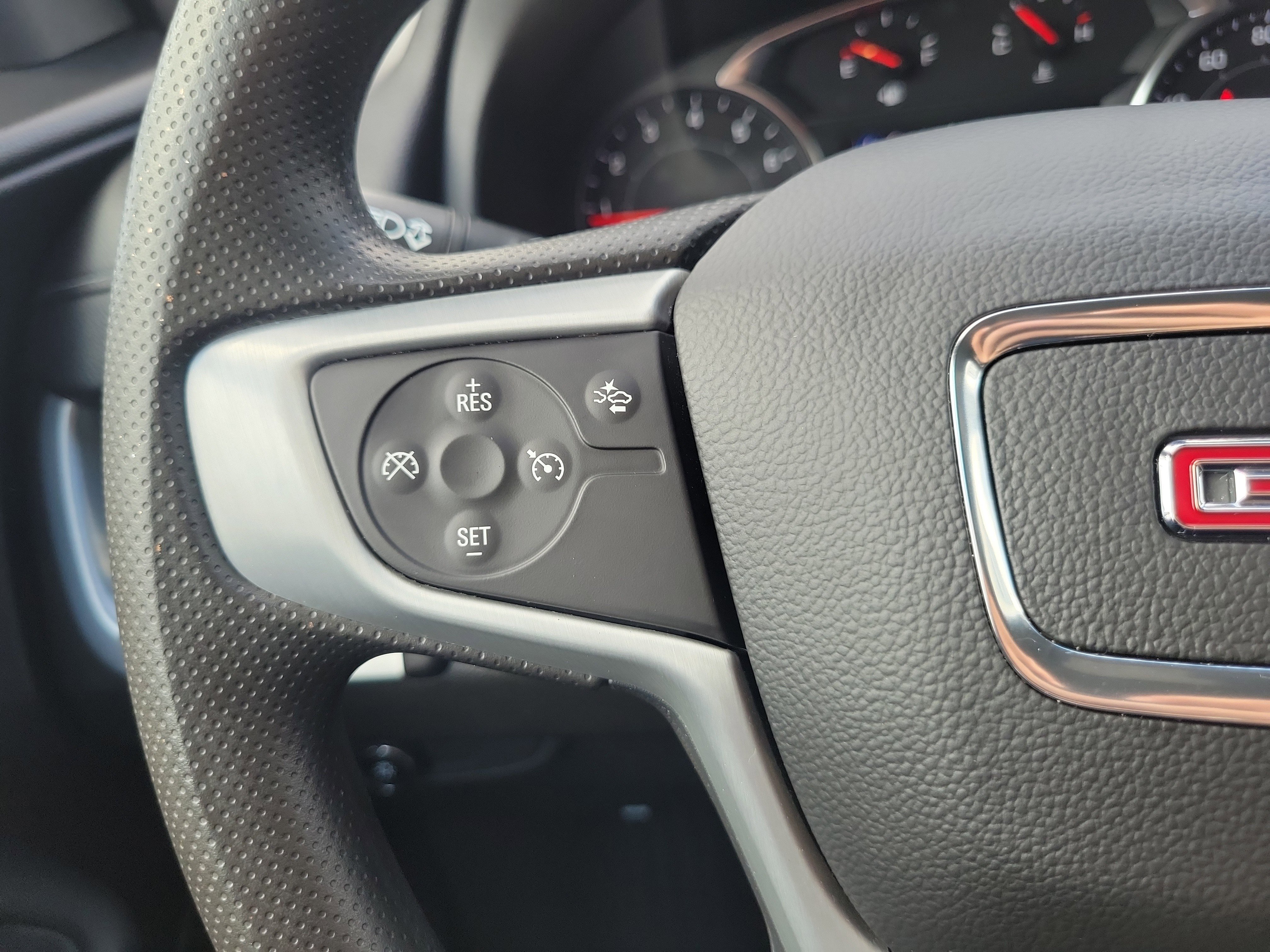 Used 2023 GMC Terrain SLE image 17