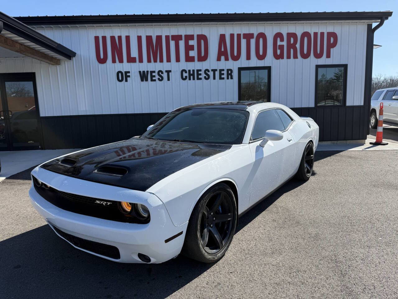 Used 2015 Dodge Challenger SRT w/ Technology Group image 1