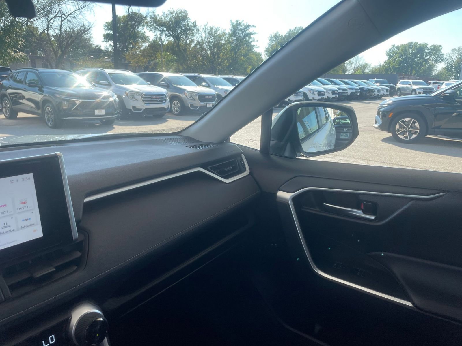 Used 2025 Toyota RAV4 XLE image 35