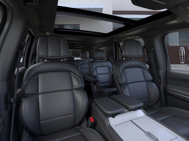 New 2025 Lincoln Navigator Reserve w/ Jet Appearance Package image 10