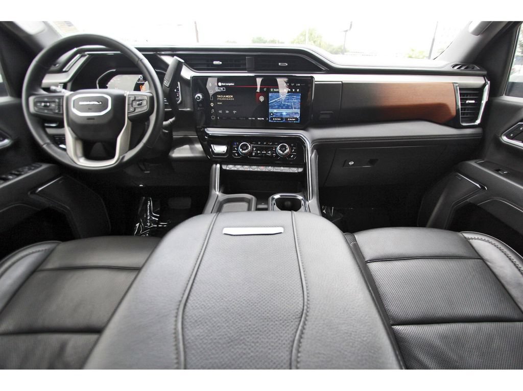 Used 2025 GMC Sierra 2500 Denali w/ Denali Reserve Package AWD/4WD image 7