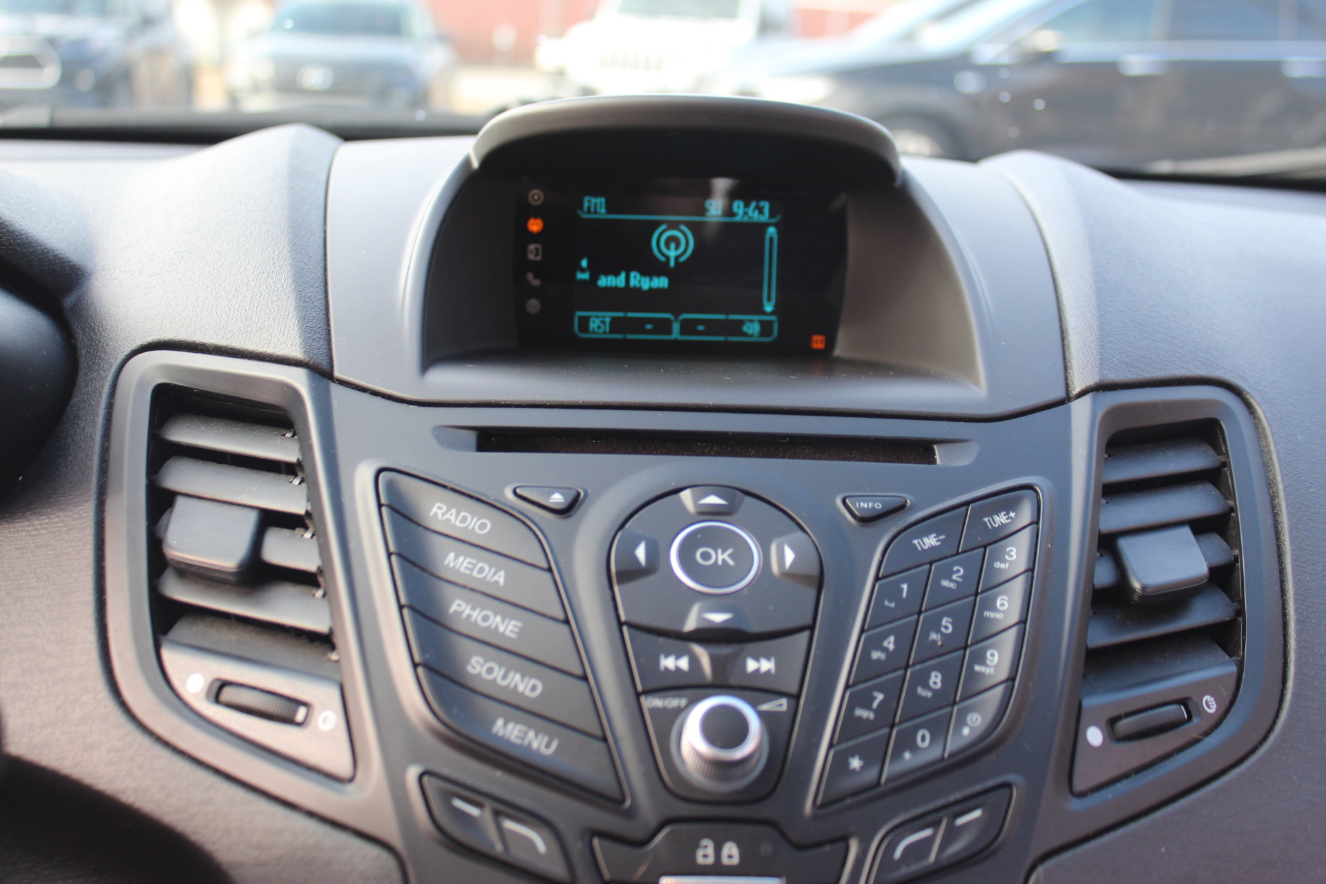 Used 2016 Ford Fiesta SE image 19