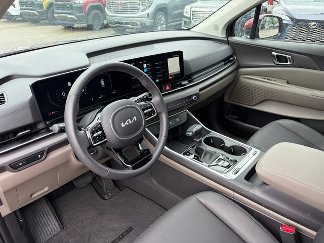 Certified 2025 Kia Carnival SX FWD image 2