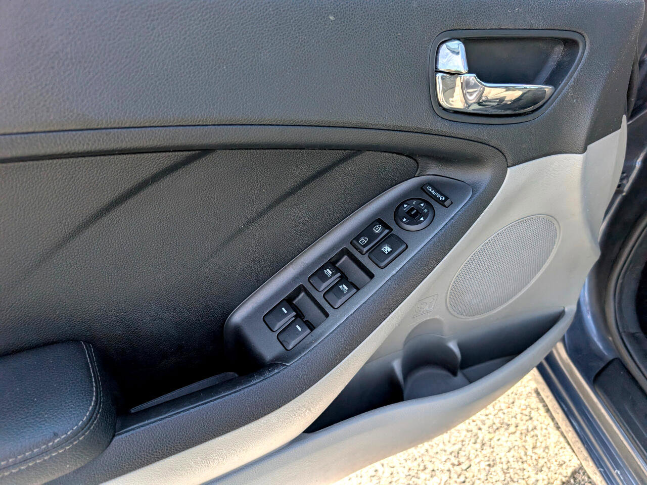 Used 2014 Kia Forte EX image 12