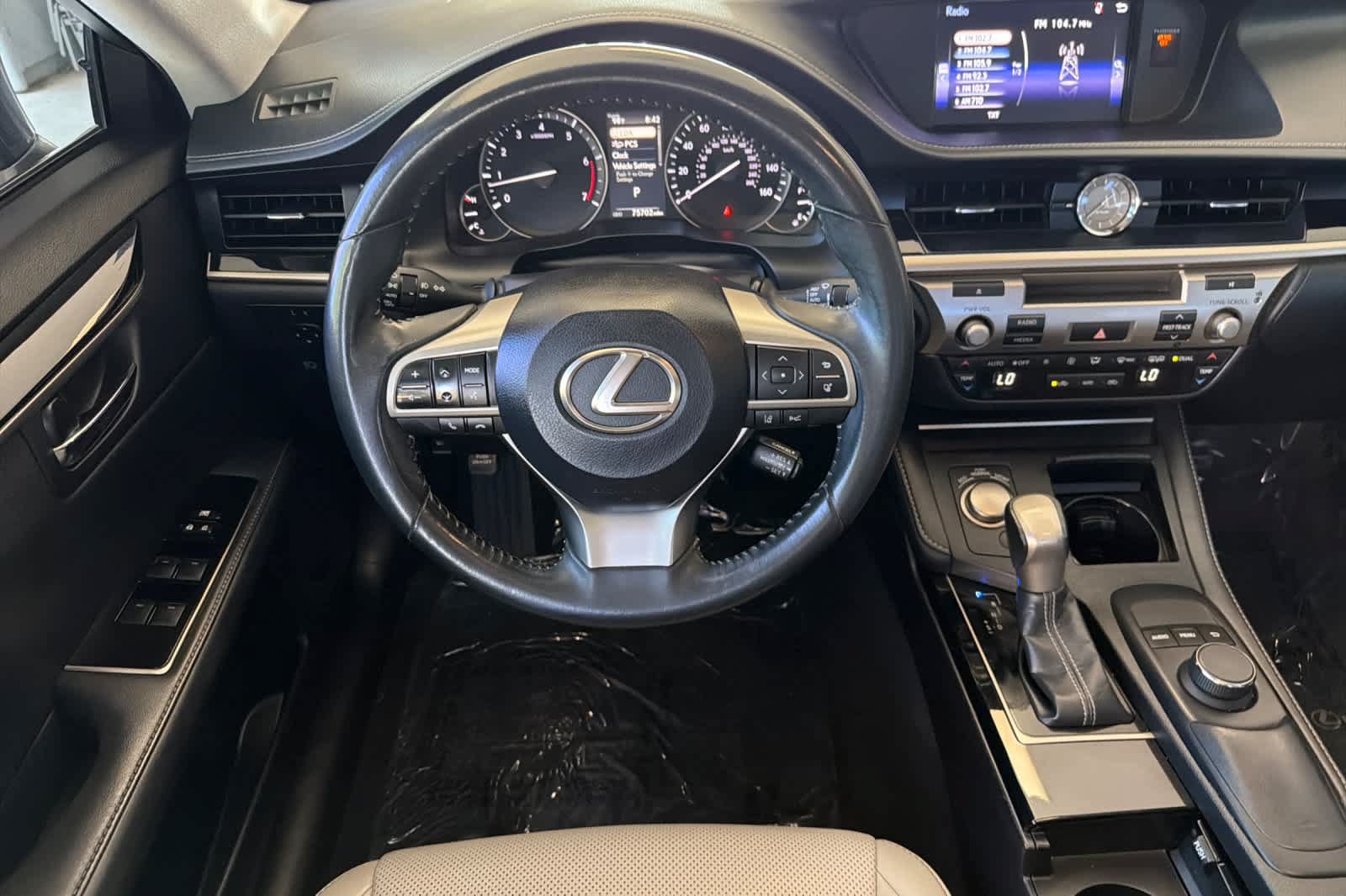 Used 2018 Lexus ES 350 w/ Accessory Package FWD image 15