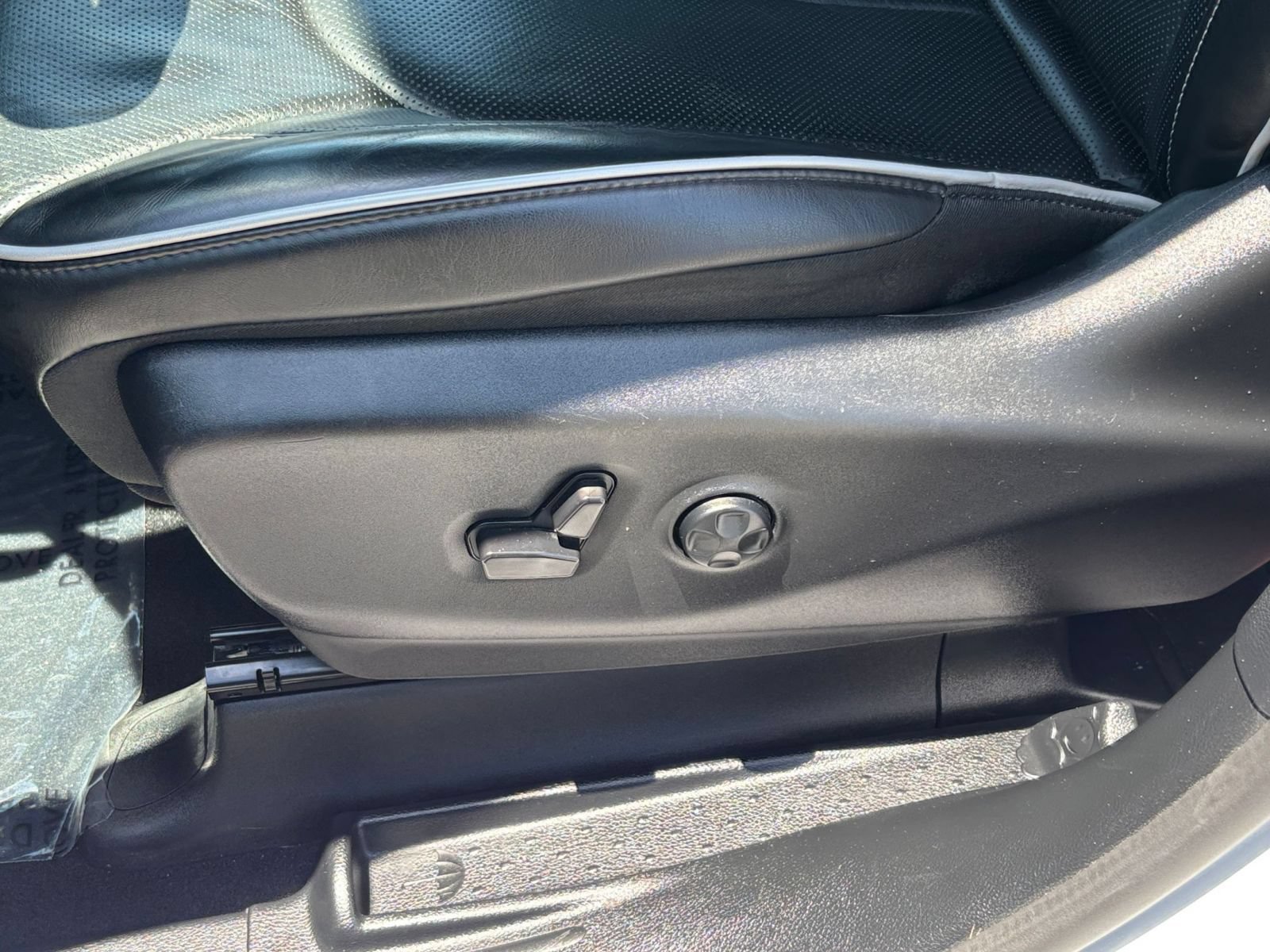 Used 2025 Chrysler Pacifica Limited FWD image 22