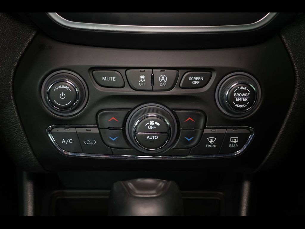 Used 2022 Jeep Cherokee Latitude Lux AWD/4WD image 26