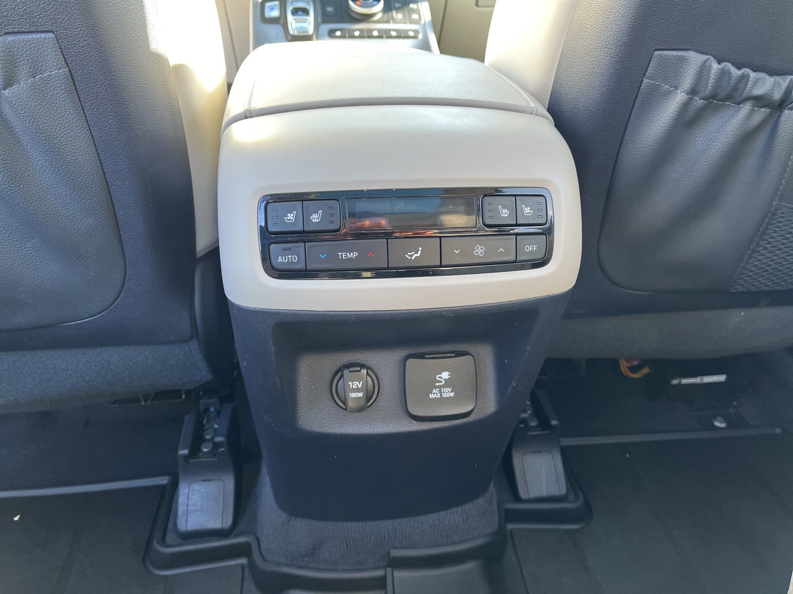 Used 2023 Hyundai Palisade Calligraphy image 45