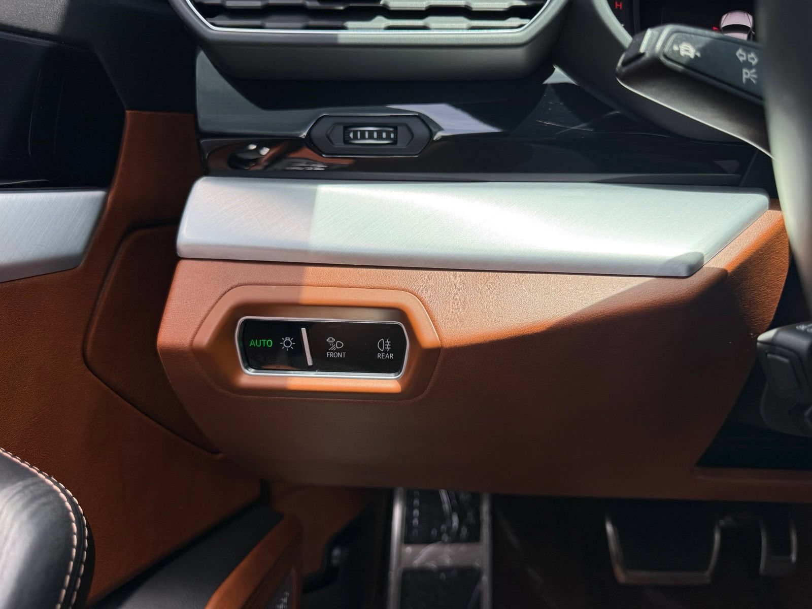 Used 2020 Lamborghini Urus AWD/4WD image 35