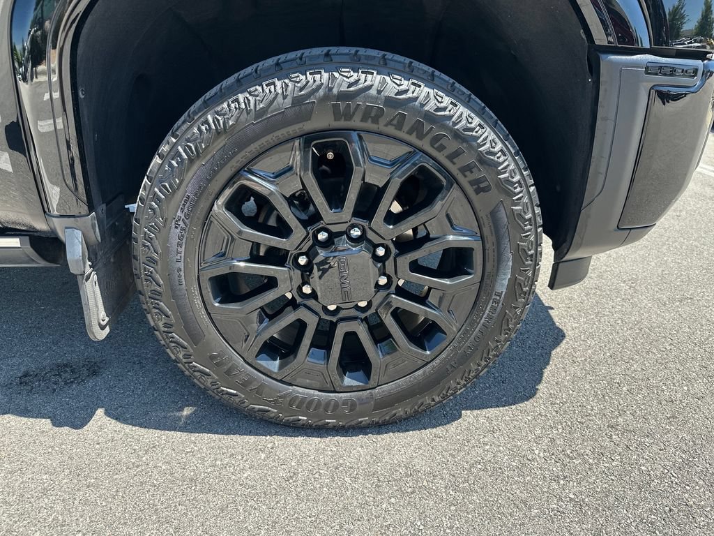 Used 2024 GMC Sierra 2500 Denali Ultimate AWD/4WD image 18