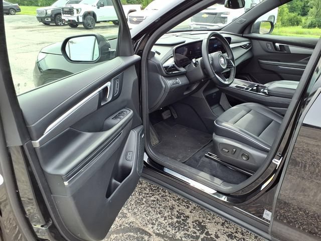 Used 2025 Buick Enclave Preferred AWD/4WD image 67