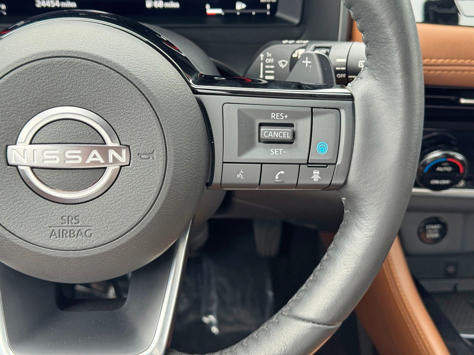 Used 2024 Nissan Rogue Platinum w/ Platinum Premium Package FWD image 23