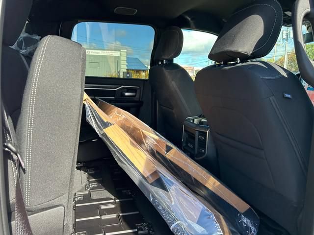 New 2026 RAM 3500 Big Horn AWD/4WD image 28